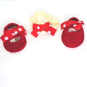 ``K25681 Red and White Baby Socks And Hair Bow